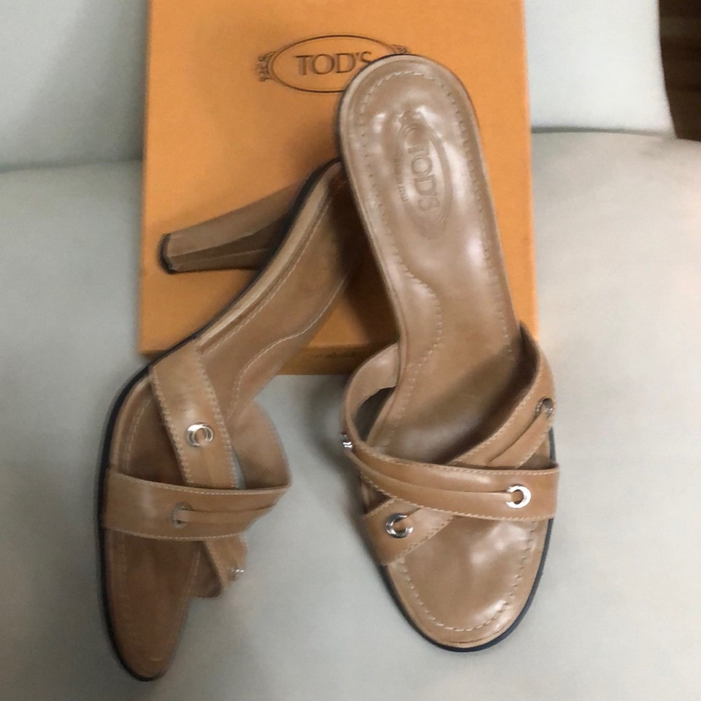 Tod”s Ritz Eyelet Mule w/box gently used